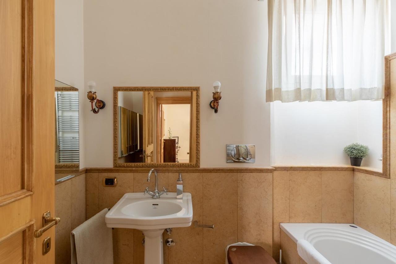Iflat Elegant And Luxury Apartment Near Pantheon Rome Exterior photo